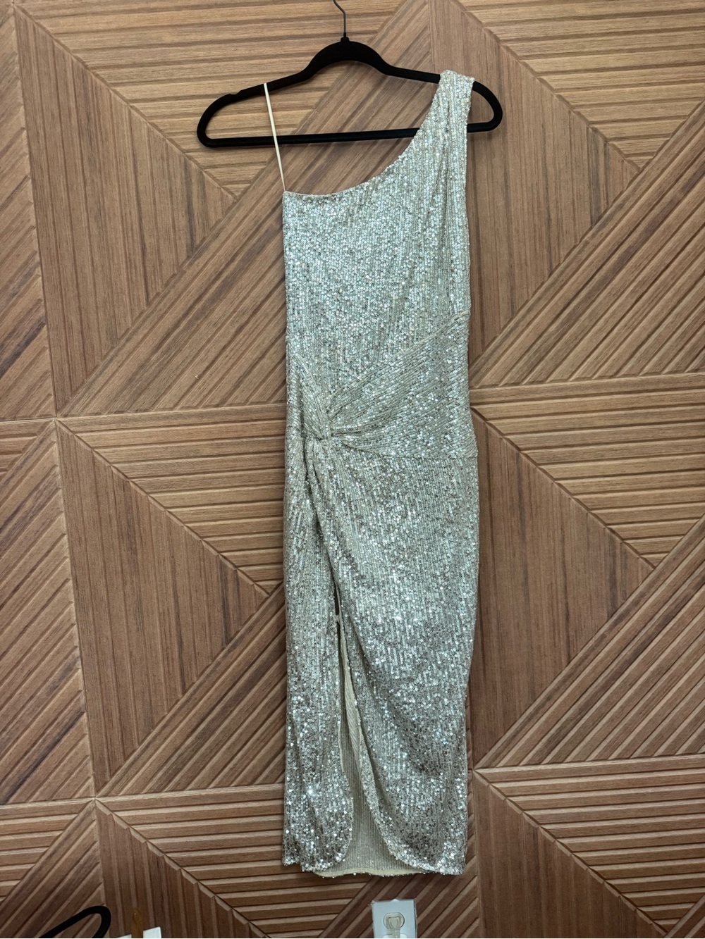 One-Shoulder Sequin Evening Dress in Champagne XS